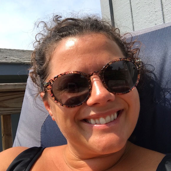 Meet your Posher, Brandi - Picture 1 of 1